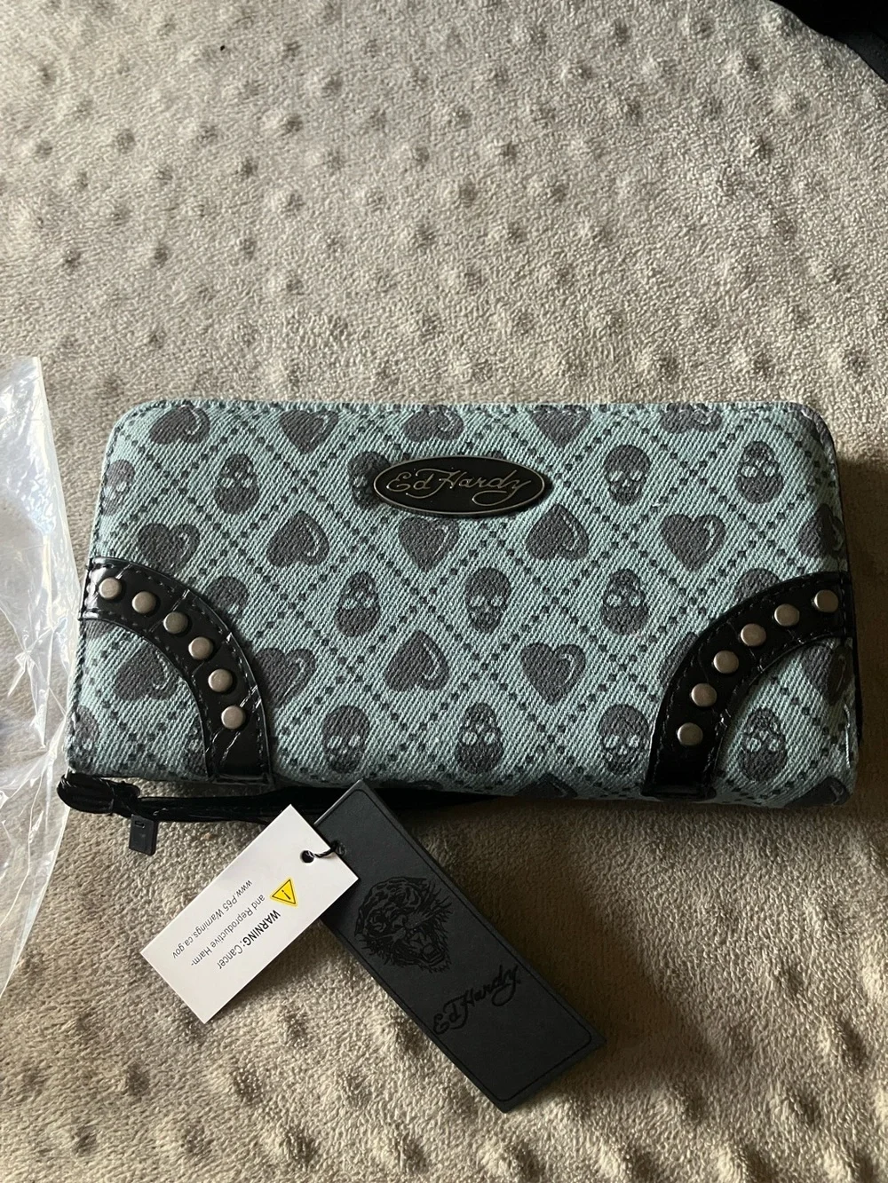 Ed Hardy Mint Green and Black Skull & Heart Zip Wallet